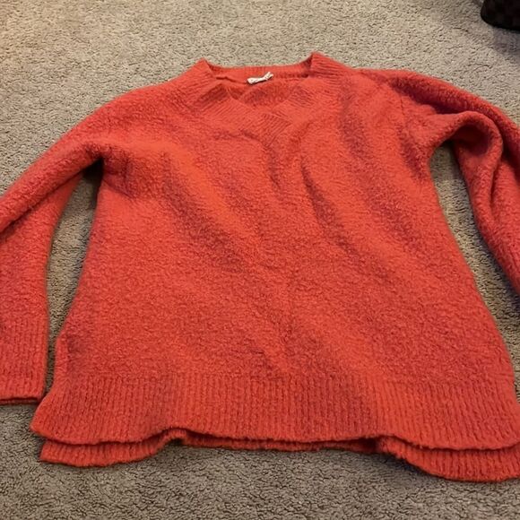 Anthropologie fuzzy sweater small - Picture 4 of 8